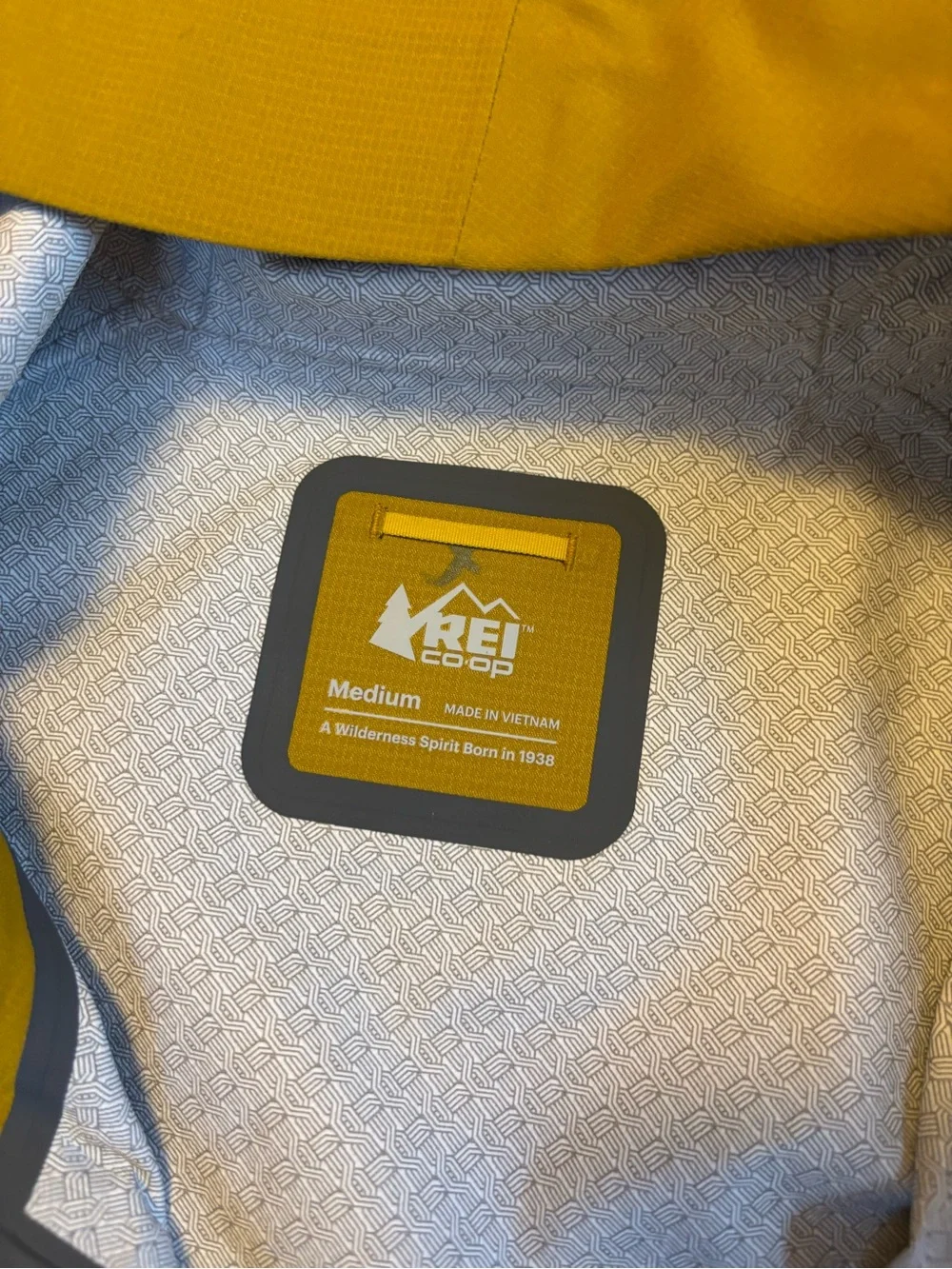 Women’s Medium REI Flash Stretch Rain Jacket NWOT - Picture 3 of 4